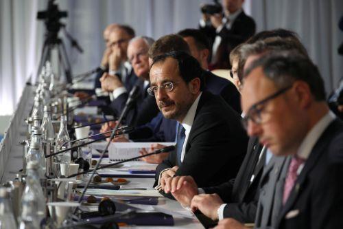 Cumhurbaşkanı, Ermenistandaki Avrupa Siyasi Topluluğu temaslarını Moldova Çekirdek Grubu toplantısıyla tamamladı