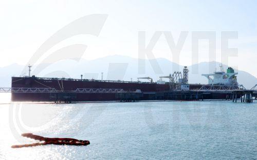 Η Τεχεράνη επιτηρεί τα Στενά του Ορμούζ και η ναυσιπλοΐα περνά στη σκιά του IRGC