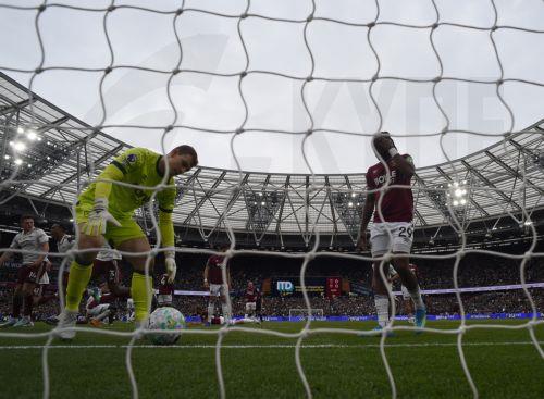 Κορυφώνεται η αγωνία στην Premier League, ρεκόρ η Μπάρτσα στην Ισπανία