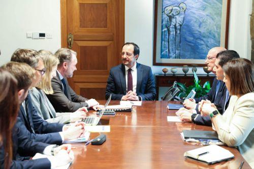 Να συνεργαστούμε για αντιμετώπιση της ενεργειακής κρίσης, λέει ο Γιόργκενσεν μετά τη συνάντηση με ΠτΔ