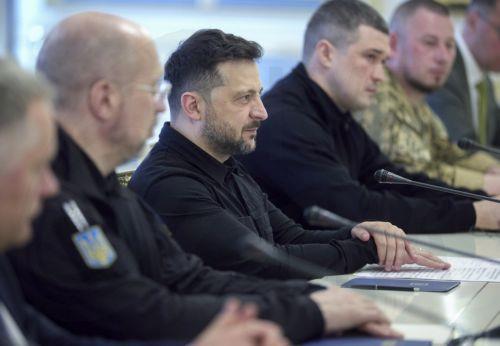 Δεν υπήρχε σιγή στο μέτωπο παρά την εκεχειρία που διαπραγματεύτηκαν οι ΗΠΑ λέει ο Ζελένσκι