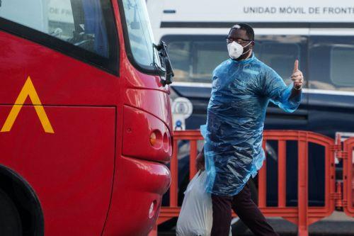 Απέπλευσε από Τενερίφη το MV Hondius μετά την απομάκρυνση των τελευταίων επιβατών