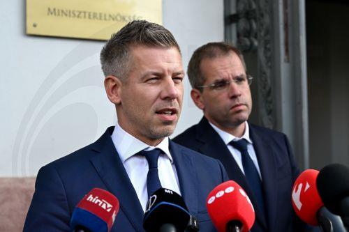 Πρέπει να αποχωρήσετε διαμήνυσε ο Πρωθυπουργός στον Πρόεδρο της Ουγγαρίας