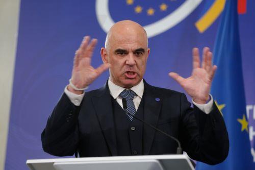 Το Συμβούλιο της Ευρώπης καλεί τη FIFA να προστατεύσει το άθλημα από πολιτικές και οικονομικές πιέσεις