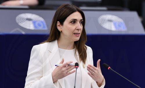 Στις Βρυξέλλες η Μ. Ραουνά για να προεδρεύσει του Συμβουλίου Γενικών Υποθέσεων ΕΕ