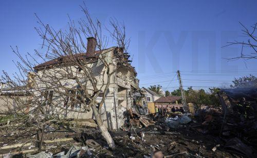 Ρωσικό drone σκότωσε ένα άτομο και τραυμάτισε 9 σε κηδεία κοντά στο Σούμι της Ουκρανίας