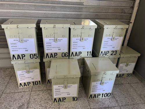 Συνεχίζεται η παράδοση καλπών για την εκλογική περιφέρεια Λάρνακας