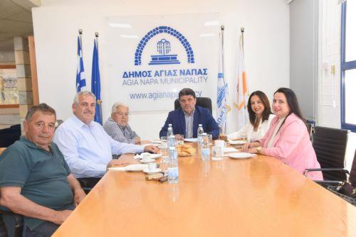 Οικονομική ενίσχυση Αυγόρου, Λιοπετρίου και Αχνας από τις Βρετανικές Βάσεις Δεκέλειας