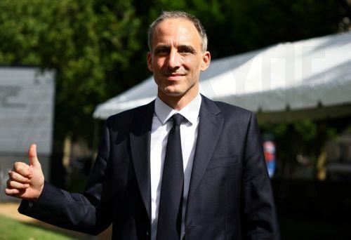 Ο κεντροαριστερός Γκλίκσμαν ανακοινώνει υποψηφιότητα για γαλλικές προεδρικές εκλογές