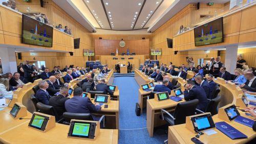 Πρώτη σύσκεψη αρχηγών στη νέα Βουλή το μεσημέρι υπό την Αννίτα Δημητρίου