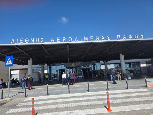 Σύλληψη δυο Ισπανών στο αεροδρόμιο Πάφου για αδασμοροφολόγητα καπνικά προϊόντα