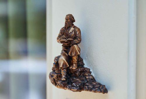 Αποκαλυπτήρια γλυπτού Ουκρανού ταξιδιώτη που κατέγραψε την Κύπρο τον 18ο αιώνα