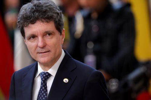 Ο Πρόεδρος Ρουμανίας καλεί τα φιλοευρωπαϊκά κόμματα να στηρίξουν την κυβέρνηση