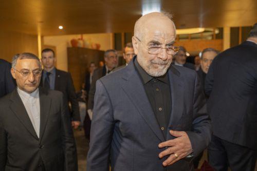 Κλειστά έως την εφαρμογή των αμερικανικών δεσμεύσεων τα Στενά του Ορμούζ, λέει ο Γαλιμπάφ