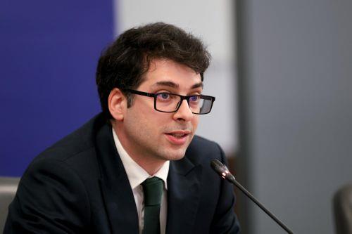 Δύσκολος ο στόχος ελλείμματος 3% χωρίς πίεση στην οικονομία, λέει ο Πεκάνοφ