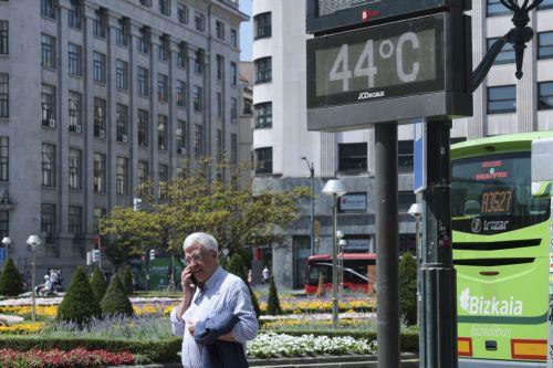 Τουλάχιστον 212 θάνατοι από την Κυριακή στην Ισπανία αποδίδονται στον καύσωνα