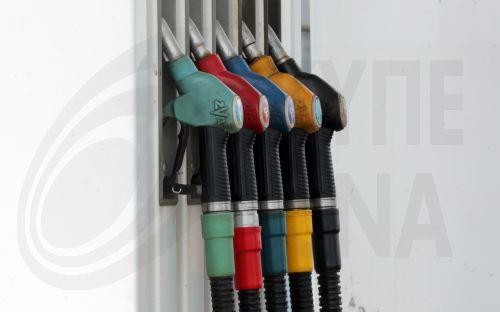 O Tραμπ θα συναντηθεί με επικεφαλής του πετρελαϊκού τομέα, εν μέσω ανόδου των τιμών της βενζίνης