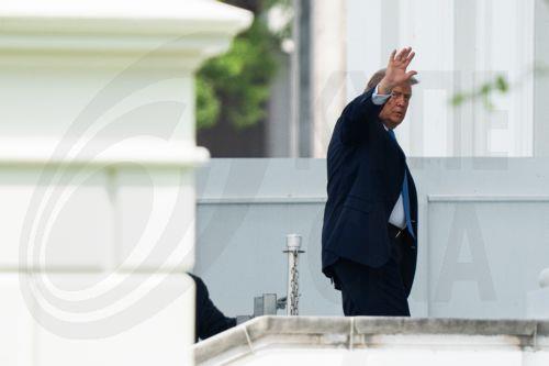Ο Τραμπ βρίσκει «γελοίο» το ότι οι ΗΠΑ συνεχίζουν να υποστηρίζουν το NATO