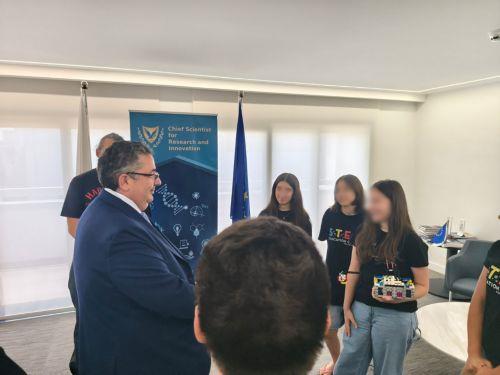 Δέσμευση πολιτείας για ενίσχυση νέας γενιάς επιστημόνων από Επικεφαλής Επιστήμονα