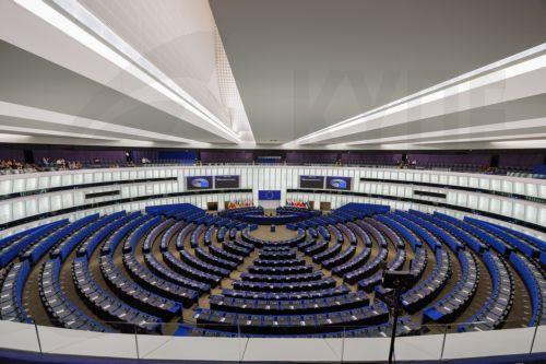 Με συντριπτική πλειοψηφία το ΕΚ ενέκρινε νέους κανόνες για δικαιώματα αεροπορικών επιβατών