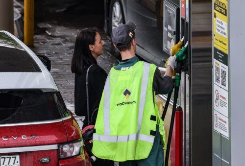 Η Ρωσία παρατείνει την απαγόρευση εξαγωγών ντίζελ και βενζίνης έως τα τέλη Ιανουαρίου 2027