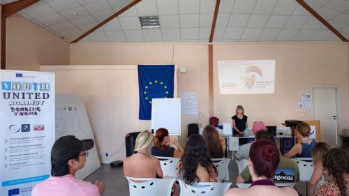 Τον ρόλο νέων στην πρόληψη ενδοοικογενειακής βίας ανέδειξε η Επίτροπος Περικλέους