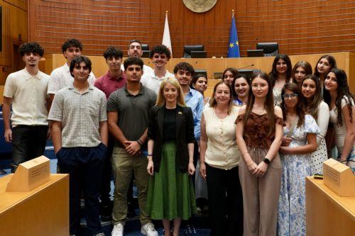 Ναι είναι «πρεσβευτές» της Κύπρου στο εξωτερικό κάλεσε ομογενείς μαθητές η ΠτΒ