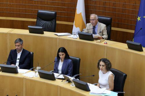 Αδιαπραγμάτευτη η στήριξη των ατόμων με δυσλεξία είπε ο Κουλίας στην Ολομέλεια