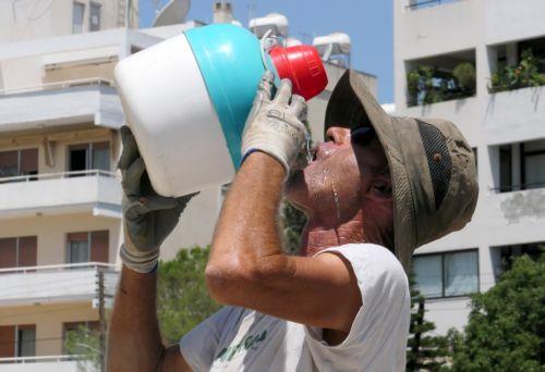 Yellow warning with maximum temperature expected to reach 40 degrees inland