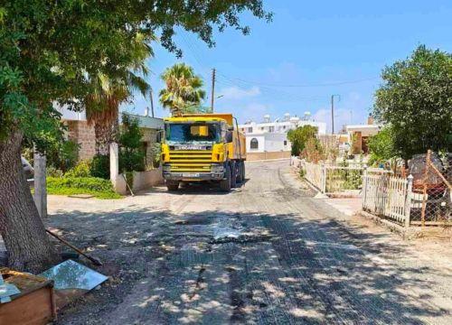Ξεκίνησαν οι ασφαλτοστρώσεις σε τρεις οδούς του Δήμου Πάφου