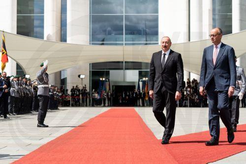 Ο Πρόεδρος του Αζερμπαϊτζάν επιβεβαίωσε πραγματοποίηση συνάντησης Γερμανών-Ρώσων στο Μπακού