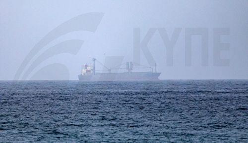 Ένα πλοίο της ADNOC στοχοποιήθηκε από πύραυλο στα Στενά του Ορμούζ
