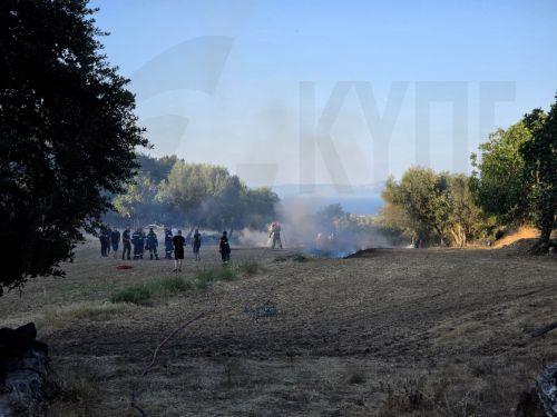 Φωτιά στην περιοχή Καμπί της Πάρου, επιχειρούν εναέρια μέσα