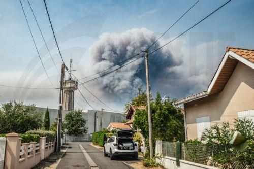 Εκκενώσεις δήμων κοντά στο Μπορντό στη Γαλλία λόγω πυρκαγιών