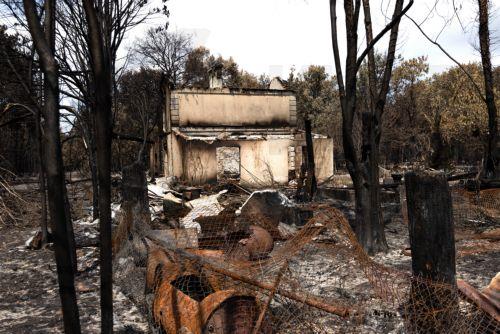 Aισιόδοξη μέρα για τις φωτιές στην Γαλλία λέει αξιωματούχος