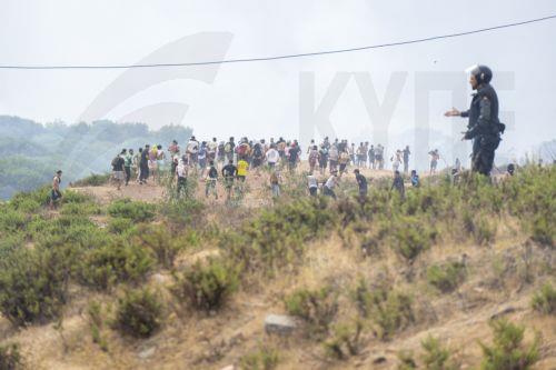 Πρόκειται για επίθεση λέει η Ισπανία για μετανάστες στη Θέουτα, κατηγορεί τους διακινητές