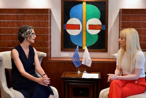 Στις εξελίξεις στο Κυπριακό αναφέρθηκε η Πρόεδρος Βουλής σε συνάντηση με Πρέσβη Πορτογαλίας