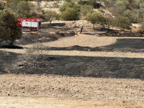 Υπόθεση κακόβουλης ενέργειας διερευνούν οι αρχές για πυρκαγιά σε Κόσιη-Αθηένου, έγινε οριοθέτησή της