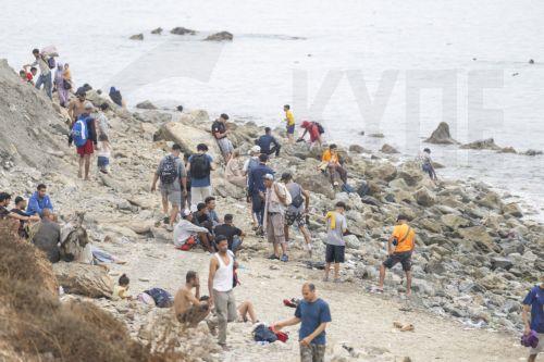 Η ΕΕ αντιμέτωπη με νέα μεταναστευτική κρίση, καθώς χιλιάδες άτομα εισήλθαν στη Θέουτα