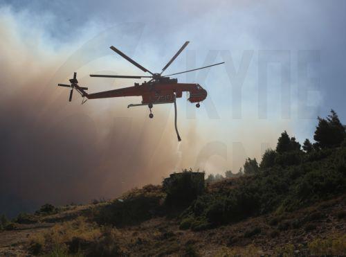 Μεγάλη πυρκαγιά στον Κουβαρά Αττικής