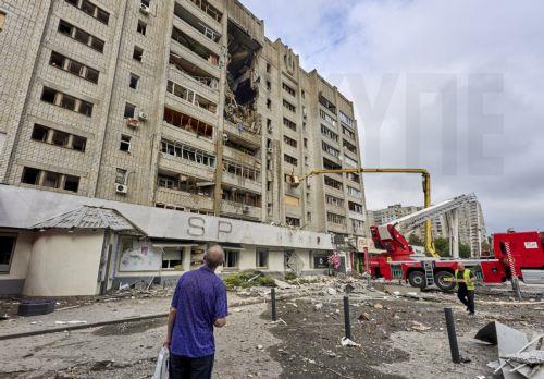 Πέντε νεκροί σε ρωσική επίθεση στο Χάρκιβ, 12 νεκροί σε ουκρανική επίθεση στο Ταταρστάν