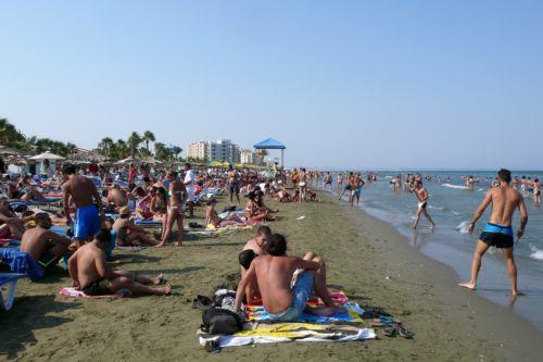 Tourists arrivals down 3.3% in August y/o/y, up by 4.9% compared to 2024