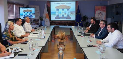 Διασύνδεση με ΤΝ συζήτησαν Υφ. Τουρισμού-Επικεφαλής Επιστήμονας
