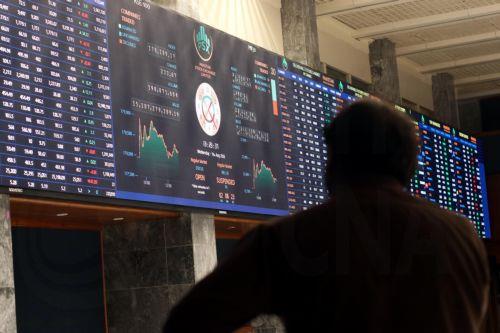 Υποχωρούν μετοχές και πετρέλαιο διεθνώς εν αναμονή των αμερικανικών κυρώσεων κατά του Ιράν