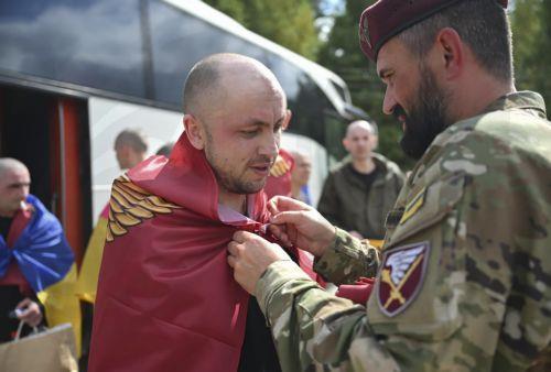 Ρωσία και Ουκρανία συζητούν «αρκετά μεγάλη» ανταλλαγή αιχμαλώτων πολέμου