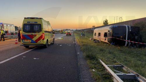 Περίπου 20 τραυματίες σε σύγκρουση λεωφορείου με φορτηγάκι στην Ολλανδία