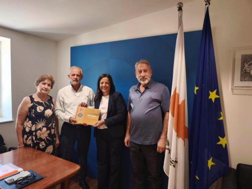 Στήριξη θεσμοθέτησης δικαιωμάτων και ευθυνών εθελοντών συζήτησαν ΠΣΣΕ και Επίτροπος του Πολίτη