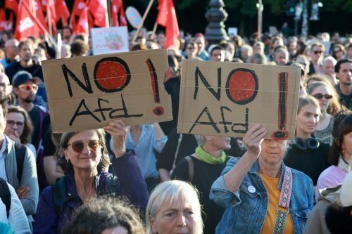 Ανησυχεί η πλειοψηφία Γερμανών για εκλογικό αποτέλεσμα AfD, σύμφωνα με δημοσκόπηση