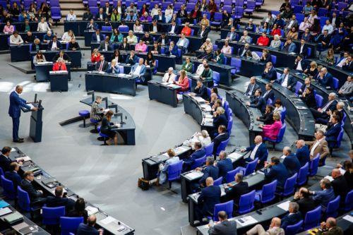 Έντονη σύγκρουση Βάιντελ-Μερτς στο γερμανικό κοινοβούλιο
