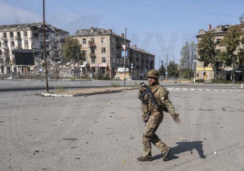 Εκταμιεύει 3,3 δισ. ευρώ η Κομισιόν για αμυντικό εξοπλισμό στην Ουκρανία